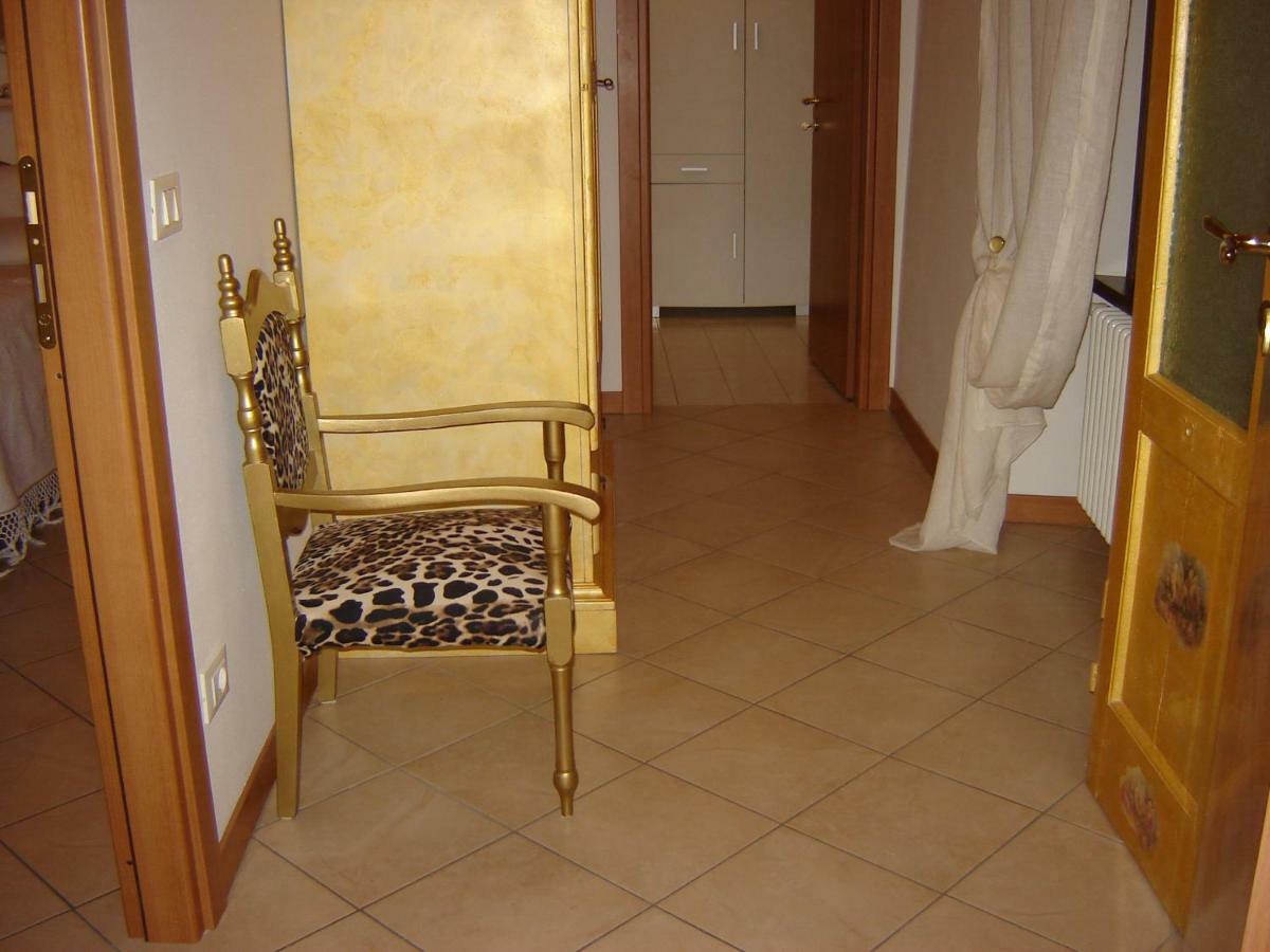 Casa Del Sole Appartamento N° 2 White And Gold Room Gavardo Buitenkant foto