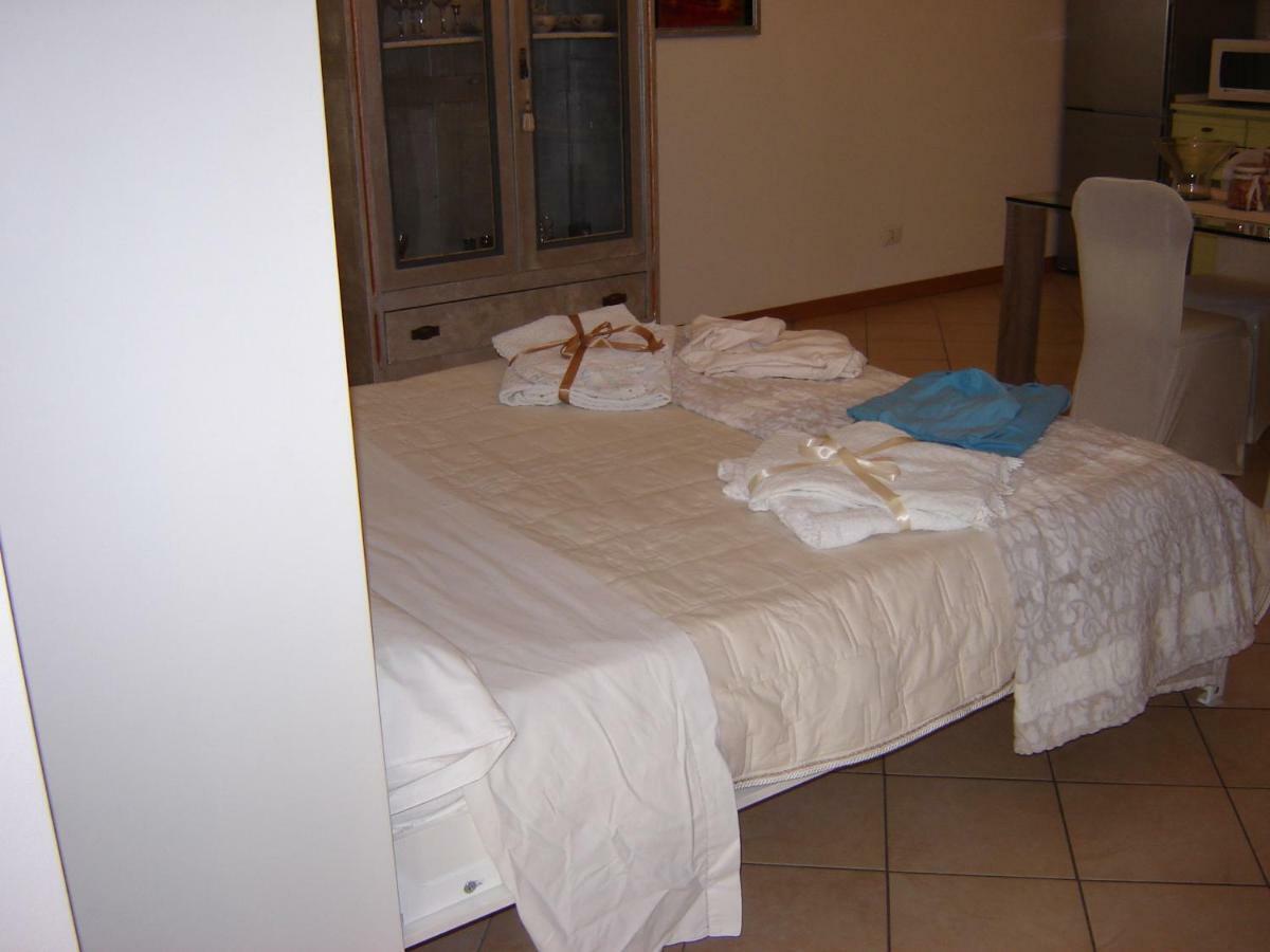 Casa Del Sole Appartamento N° 2 White And Gold Room Gavardo Buitenkant foto