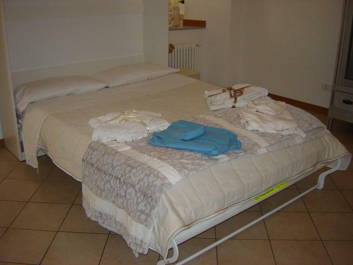 Casa Del Sole Appartamento N° 2 White And Gold Room Gavardo Buitenkant foto