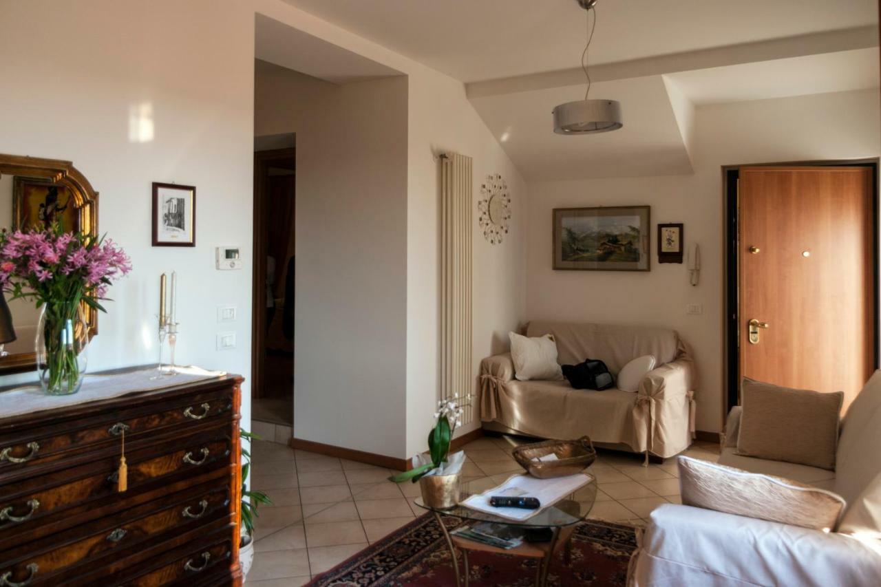 Casa Del Sole Appartamento N° 2 White And Gold Room Gavardo Buitenkant foto