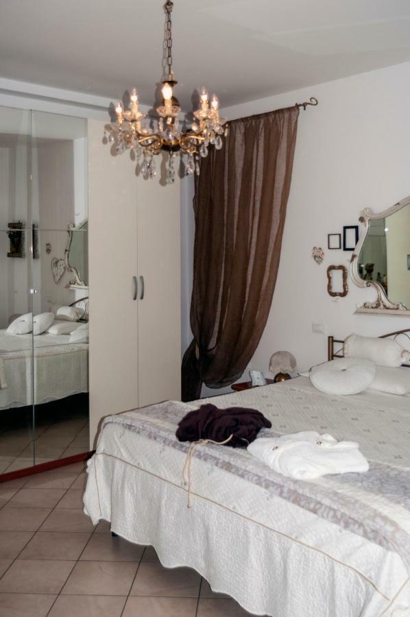 Casa Del Sole Appartamento N° 2 White And Gold Room Gavardo Buitenkant foto