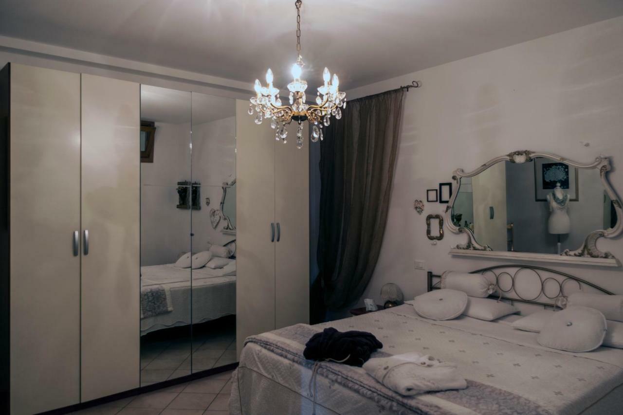 Casa Del Sole Appartamento N° 2 White And Gold Room Gavardo Buitenkant foto